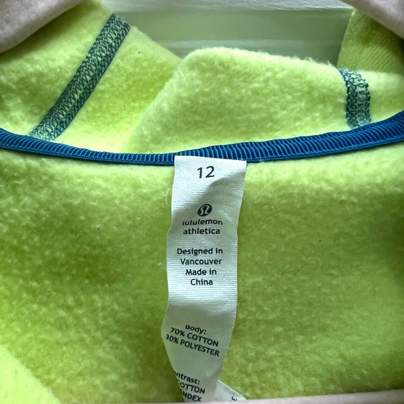 Green Lululemon scuba zip up - Picture 5 of 7